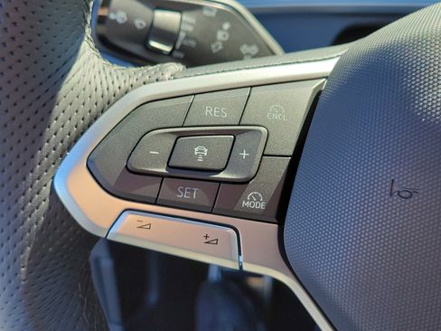 New 2026 Volkswagen Tiguan SE R-Line image 24