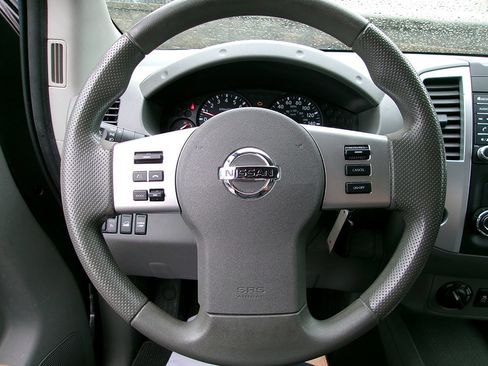 Used 2019 Nissan Frontier SV AWD/4WD image 17