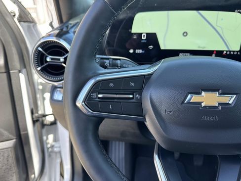 Used 2025 Chevrolet Equinox LT image 22