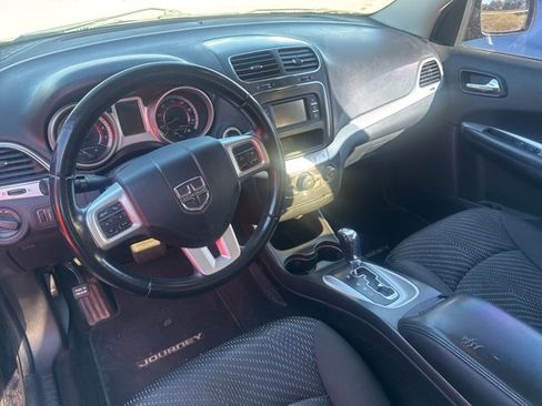 Used 2017 Dodge Journey SE w/ Flexible Seating Group image 13