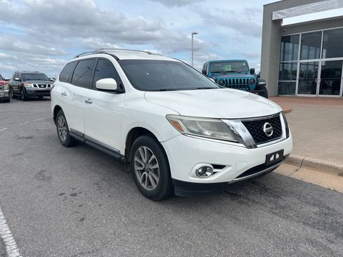 Used 2014 Nissan Pathfinder SL AWD/4WD image 3