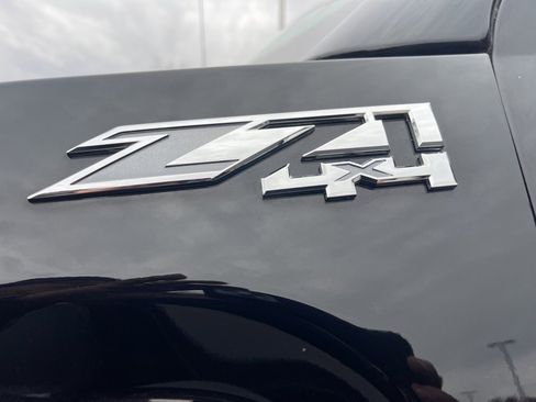 Used 2018 GMC Sierra 1500 SLT image 31