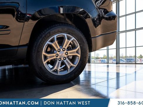 Used 2016 GMC Acadia SLT w/ Open Road Package FWD image 39