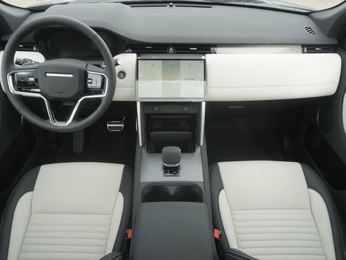 New 2026 Land Rover Discovery Sport Landmark image 9