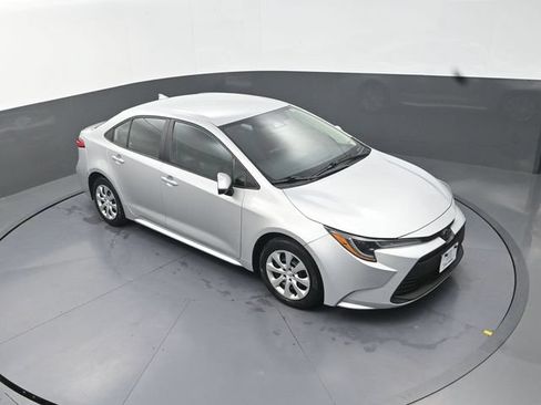 Used 2023 Toyota Corolla LE FWD image 11