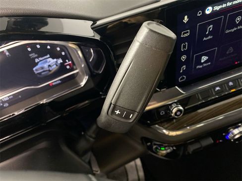 Used 2025 GMC Sierra 1500 Elevation image 19