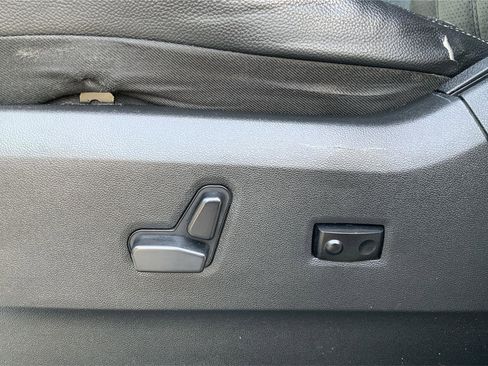 Used 2019 Dodge Grand Caravan SXT image 19