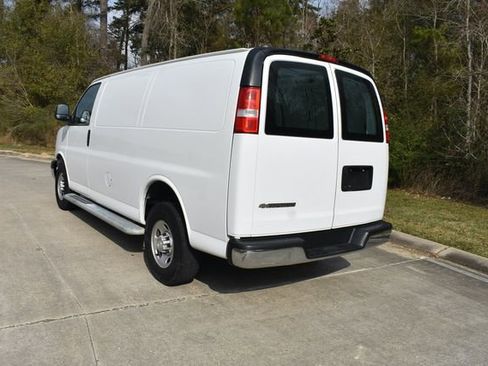 Used 2021 Chevrolet Express 2500 2500 w/ Driver Convenience Package image 8