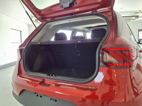 Used 2025 Hyundai Venue SEL FWD image 18