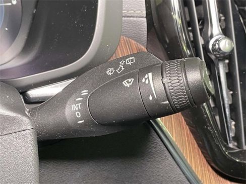 Used 2022 Volvo XC60 T8 Inscription w/ Advanced Package image 39