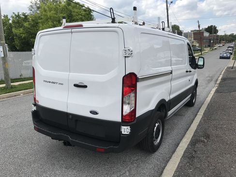 Used 2017 Ford Transit 250 RWD image 5