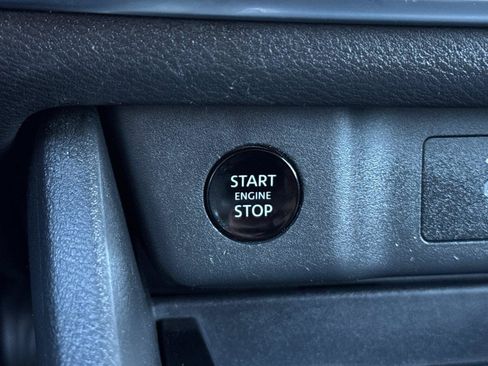 Used 2024 Nissan Rogue SV FWD image 25