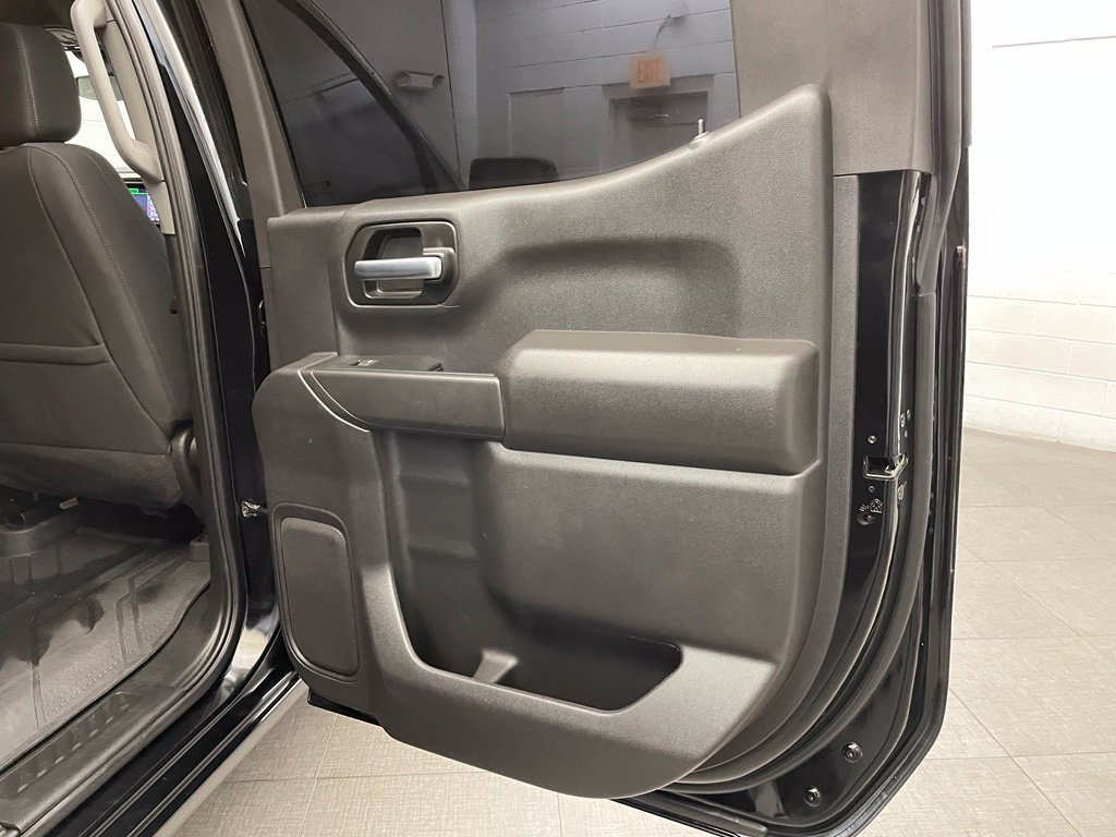 Used 2025 Chevrolet Silverado 1500 Custom Trail Boss AWD/4WD image 30