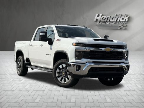 Used 2026 Chevrolet Silverado 2500 LT w/ Safety Package AWD/4WD image 2