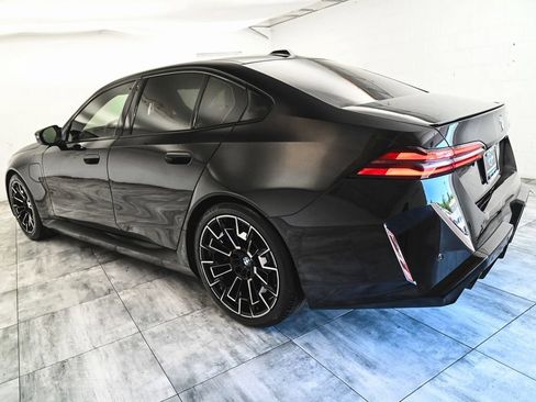 Used 2025 BMW M5 w/ Executive Package AWD/4WD image 4