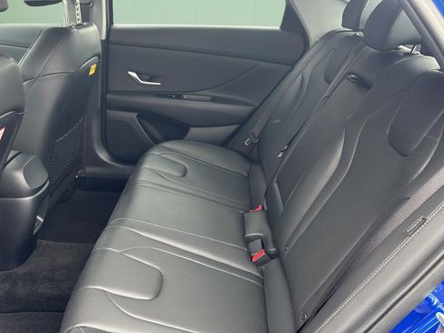 Certified 2025 Hyundai Elantra Limited image 21