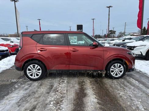 Certified 2023 Kia Soul LX image 9