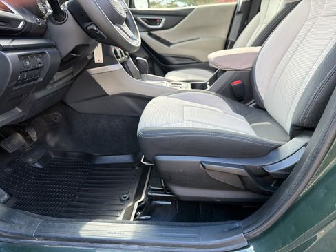 Used 2023 Subaru Forester AWD/4WD image 11