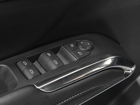 Used 2025 Chevrolet Traverse LT w/ LPO, Floor Liner Package AWD/4WD image 11