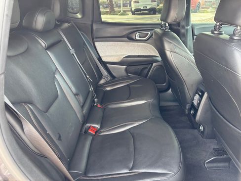 Used 2024 Jeep Compass Latitude AWD/4WD image 30
