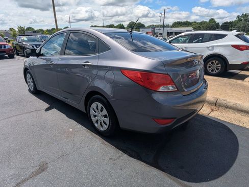 Used 2016 Hyundai Accent SE FWD image 5