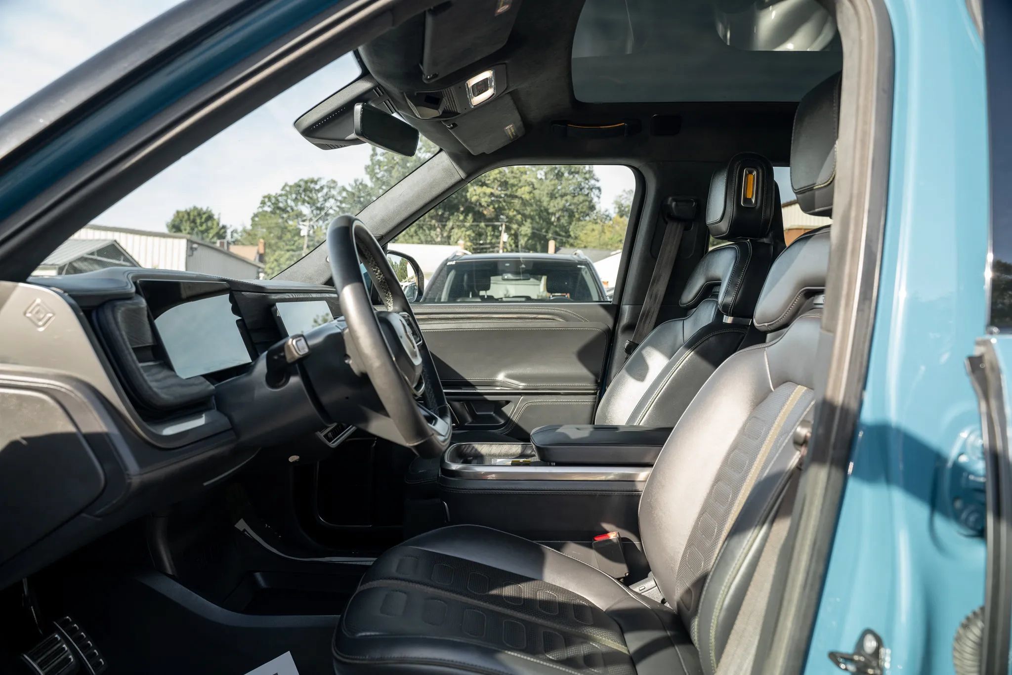 Used 2022 Rivian R1T Adventure AWD/4WD image 7