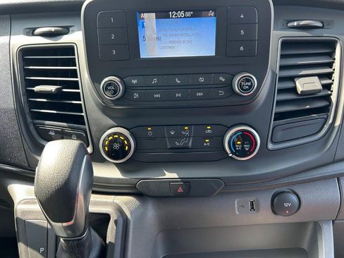 New 2025 Ford Transit 250 148 Medium Roof image 40