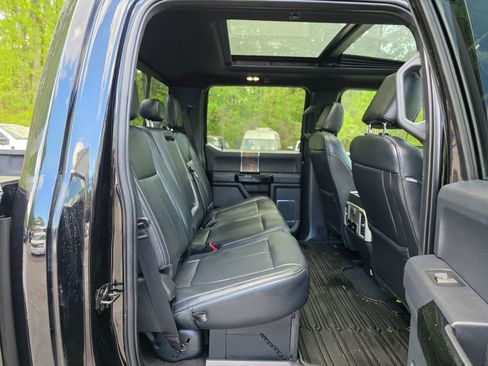 Used 2022 Ford F250 Lariat w/ Black Appearance Package image 32