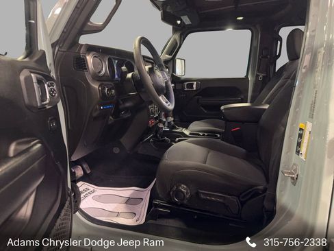 Used 2023 Jeep Wrangler Unlimited Rubicon 4xe image 13
