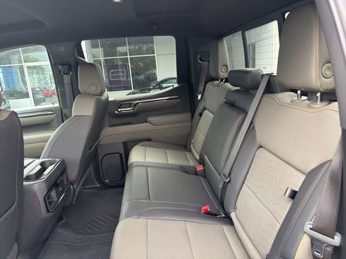Used 2024 Chevrolet Silverado 1500 ZR2 w/ ZR2 Bison Edition AWD/4WD image 9