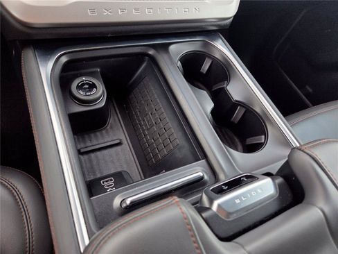 Used 2025 Ford Expedition Max Active AWD/4WD image 14