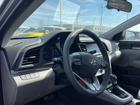 Used 2019 Hyundai Elantra SEL image 9