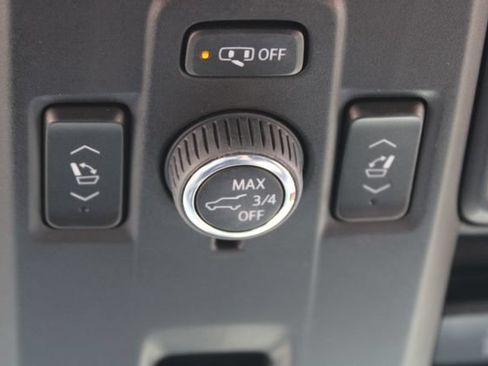 Used 2021 Chevrolet Suburban High Country RWD image 39