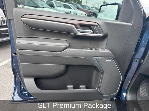 Used 2023 GMC Sierra 1500 SLT w/ SLT Premium Package AWD/4WD image 13