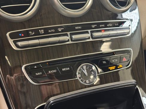 Used 2017 Mercedes-Benz C 300 4MATIC Sedan image 38