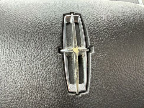 Used 2013 Lincoln MKX FWD image 24