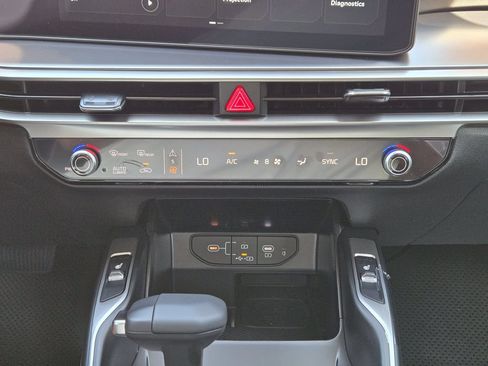 New 2026 Kia Sorento S w/ S Panoramic Sunroof Package FWD image 17