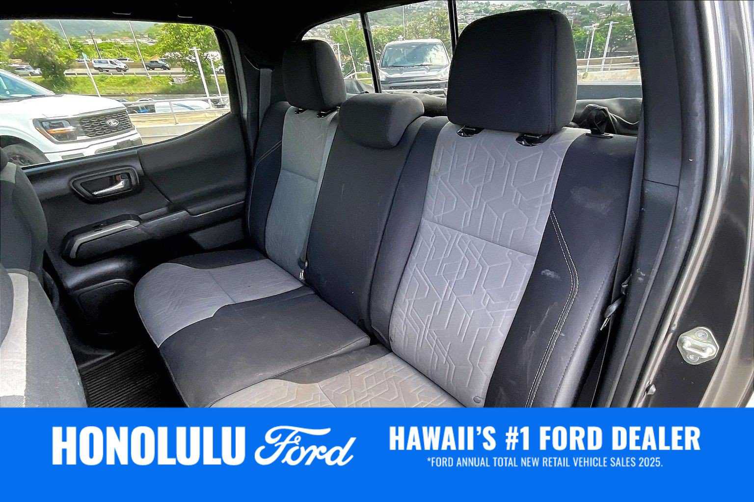 Used 2020 Toyota Tacoma TRD Off-Road AWD/4WD image 29