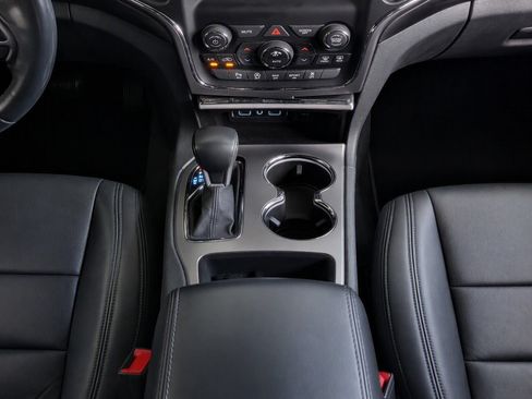 Used 2021 Jeep Grand Cherokee Laredo RWD image 14
