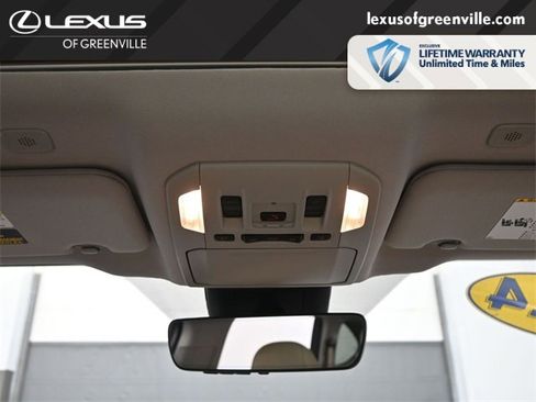 Used 2024 Toyota Highlander Limited image 26