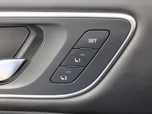 Used 2021 Nissan Rogue Platinum FWD image 20