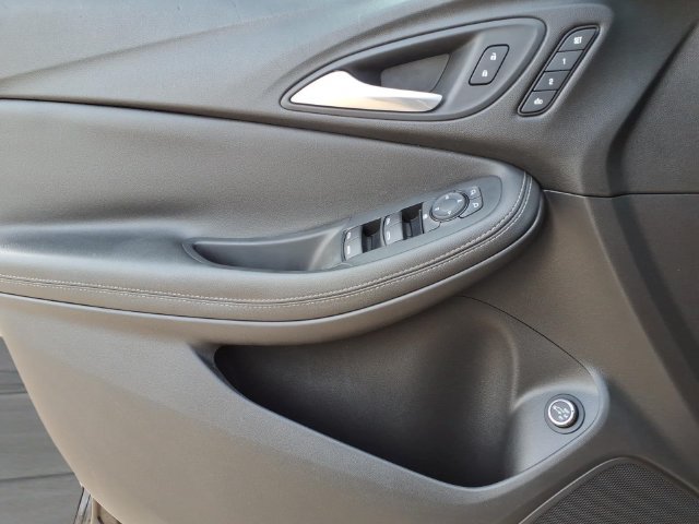 Used 2022 Buick Encore GX Essence FWD image 15