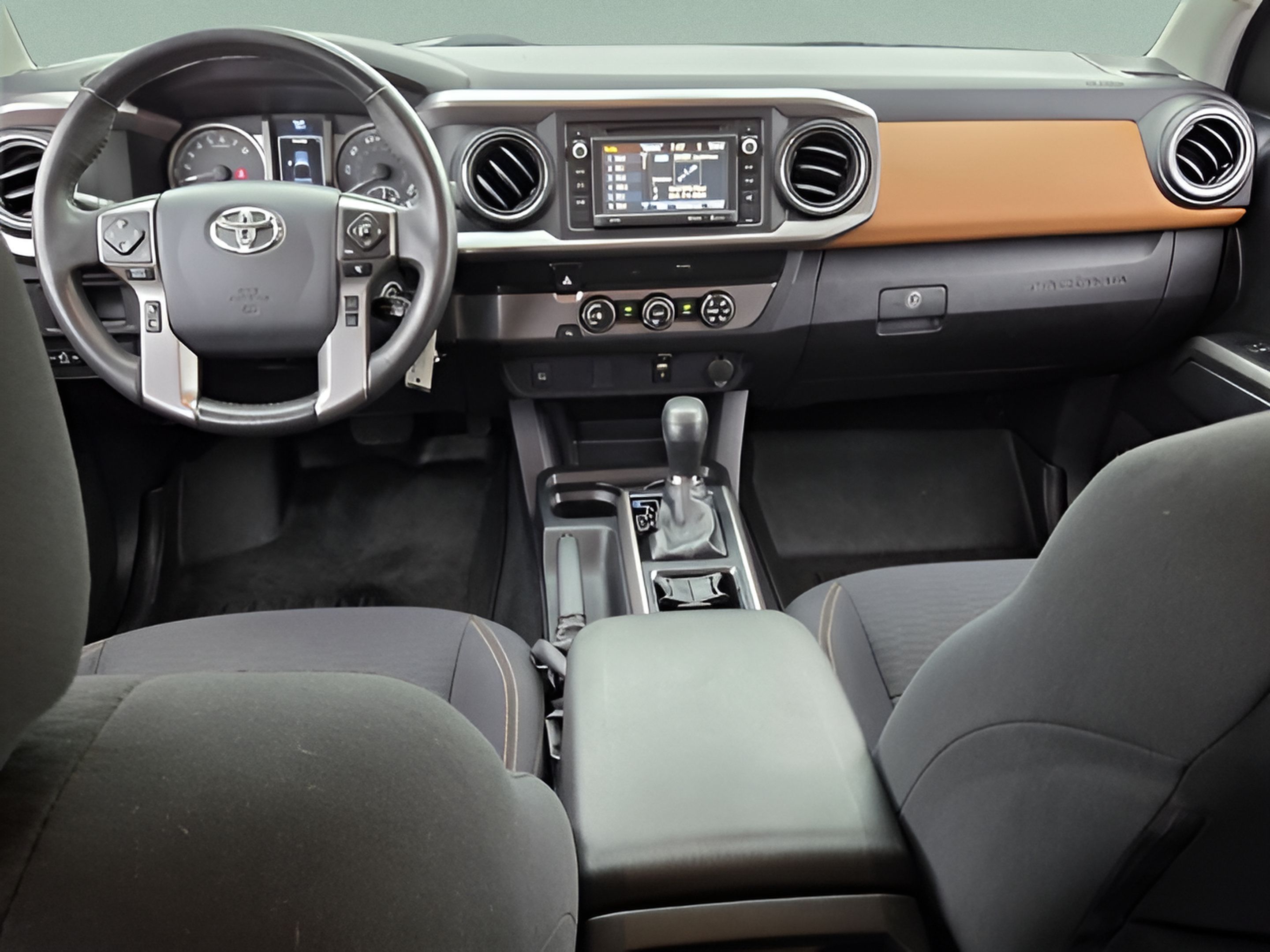 Used 2019 Toyota Tacoma SR5 RWD image 14