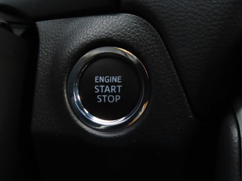 Used 2025 Toyota RAV4 XLE image 27