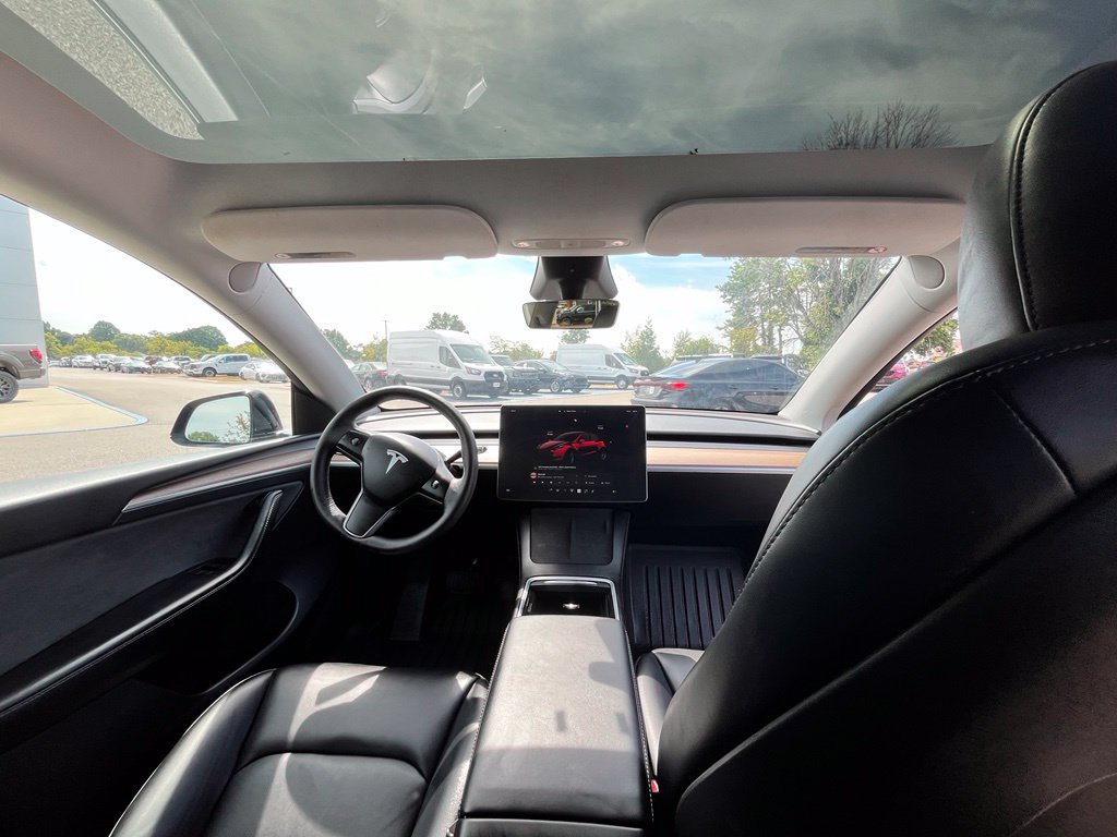 Used 2024 Tesla Model Y Long Range AWD/4WD image 13