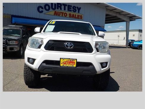 Used 2015 Toyota Tacoma 4x4 Double Cab w/ TRD Sport Package image 15