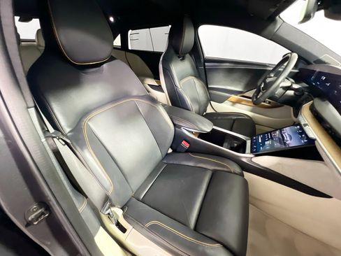 Used 2024 Lucid Air Touring AWD/4WD image 23