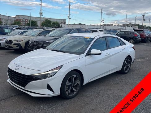 Used 2023 Hyundai Elantra SEL w/ Convenience Package FWD image 9