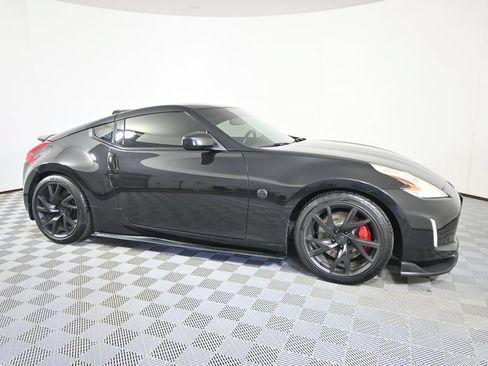 Used 2014 Nissan 370Z Touring w/ Sport Package RWD image 8