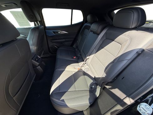 Used 2024 Chevrolet Equinox EV LT FWD image 16